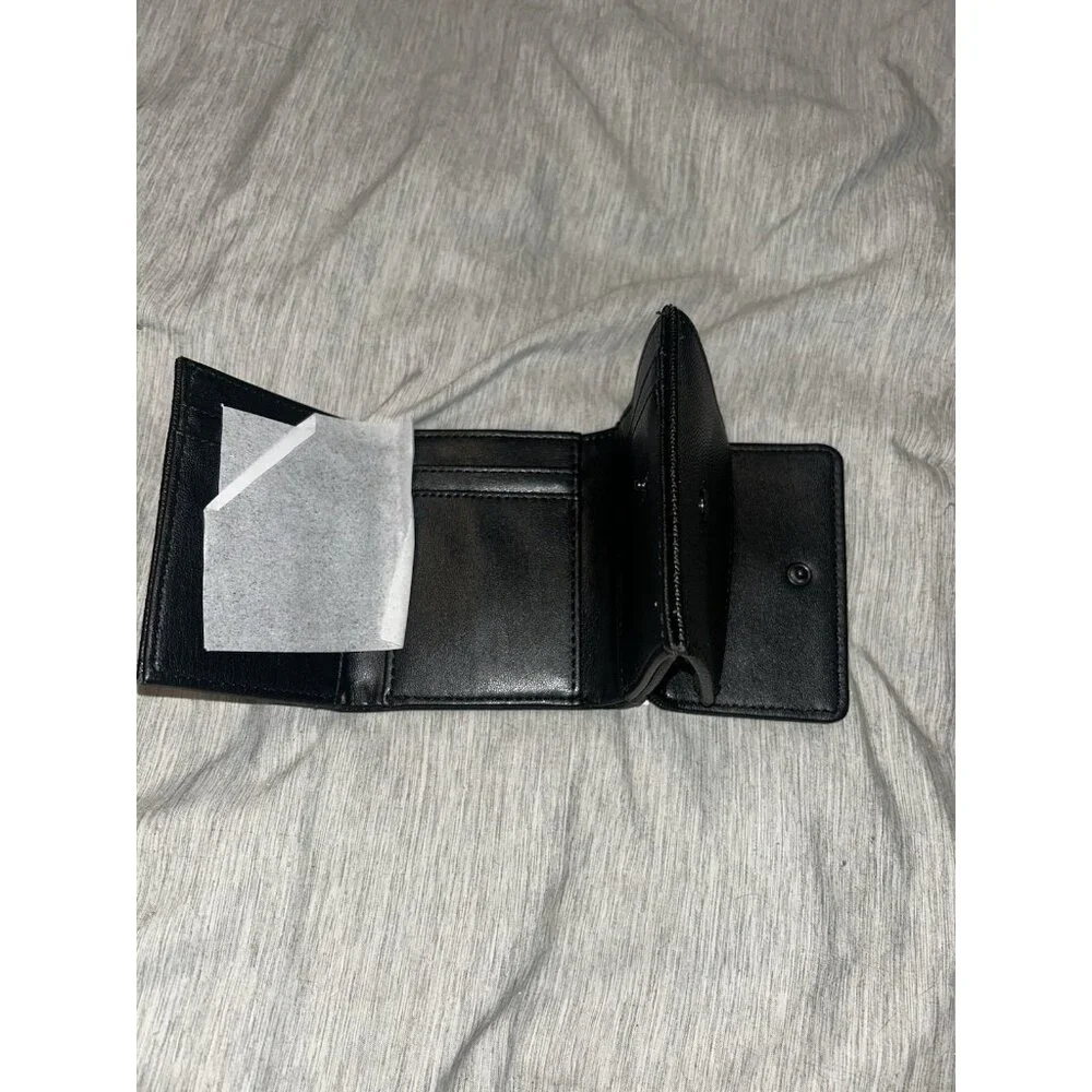 Steve Madden Tri Fold Black and Red with Hangoff  Pocket with Snap Wallet NWT